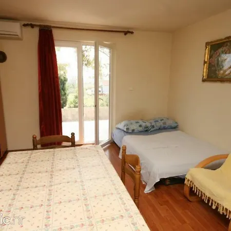 Apartment Zoran Povljana